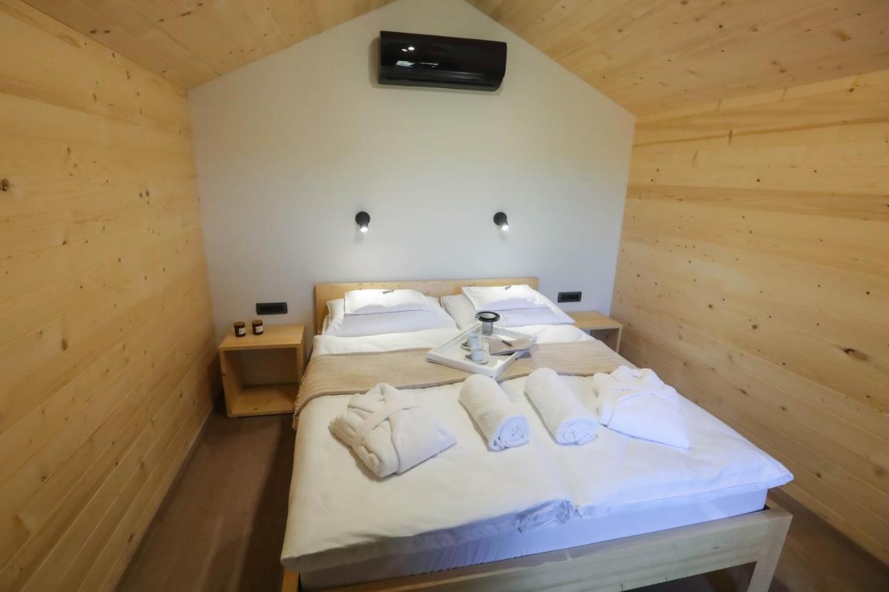 Healthy House Glamping Hotel Koper Buitenkant foto