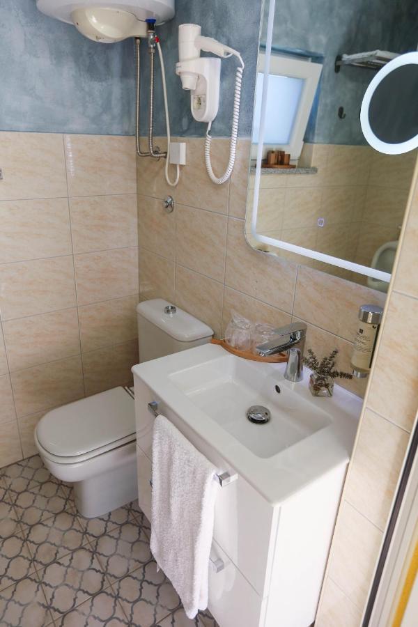 Healthy House Glamping Hotel Koper Buitenkant foto