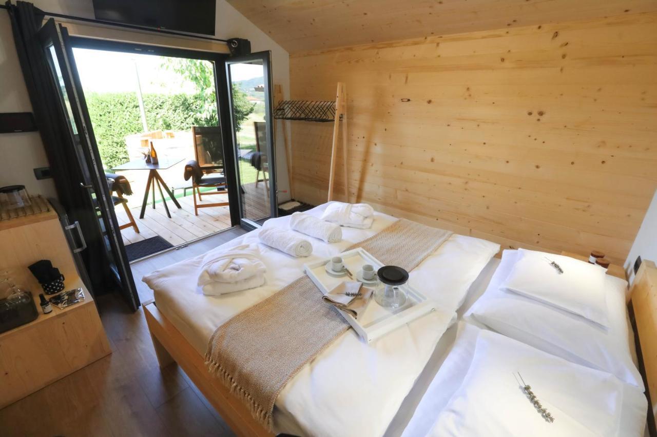 Healthy House Glamping Hotel Koper Buitenkant foto