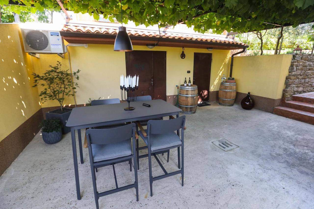 Healthy House Glamping Hotel Koper Buitenkant foto